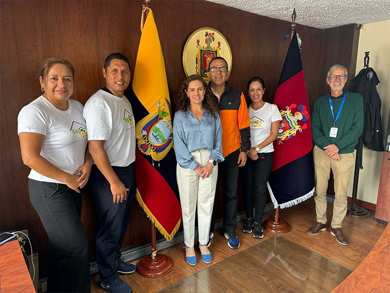 Egresados de la UPAO capacitan en  Ecuador para una cultura de paz - Enseñan metodología sociodeportiva para prevenir la violencia a través del fútbol.